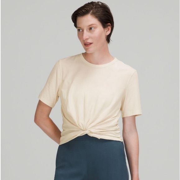 Lululemon Crescent T-shirt - Picture 3 of 3